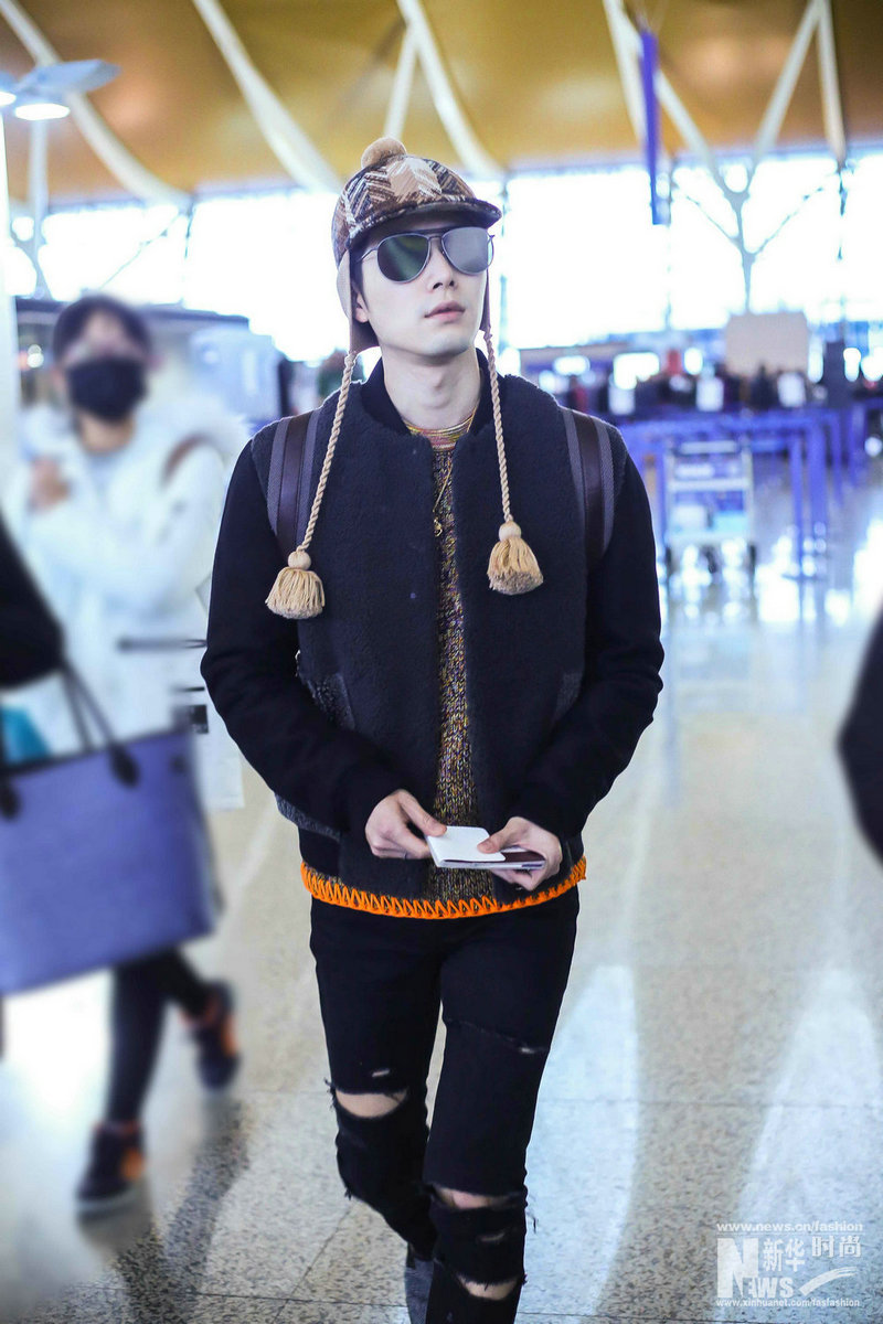 換季發(fā)愁穿什么？明星早春穿搭為你做示范