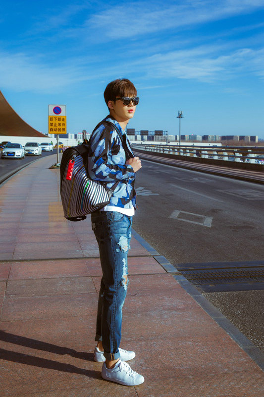 換季發(fā)愁穿什么？明星早春穿搭為你做示范