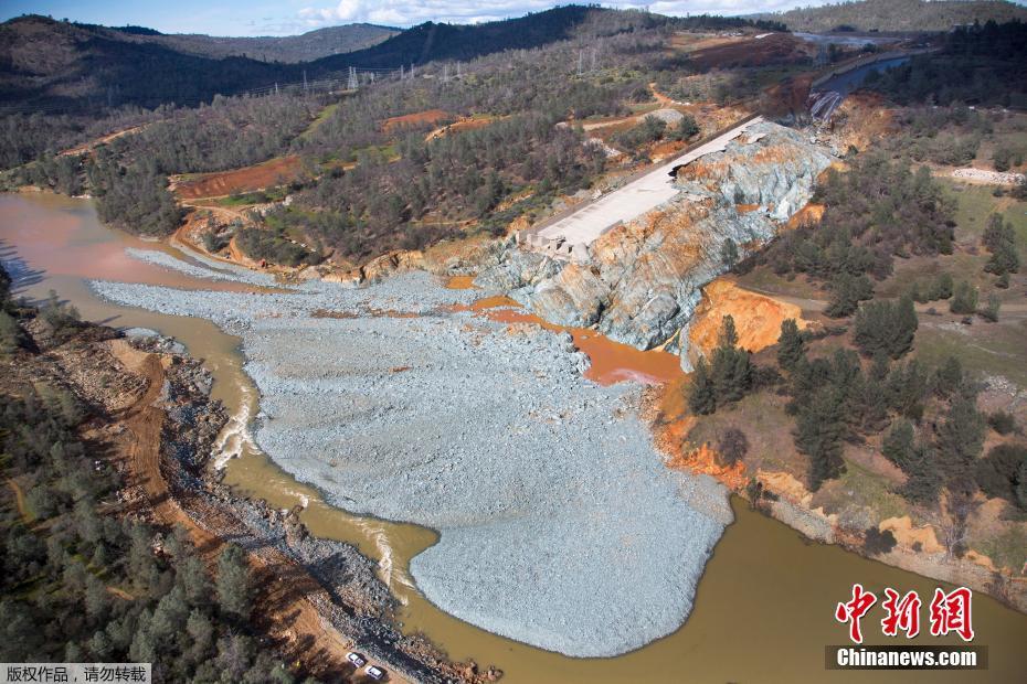 美國最高水壩坍塌居民緊急疏散 現場清理工作啟動
