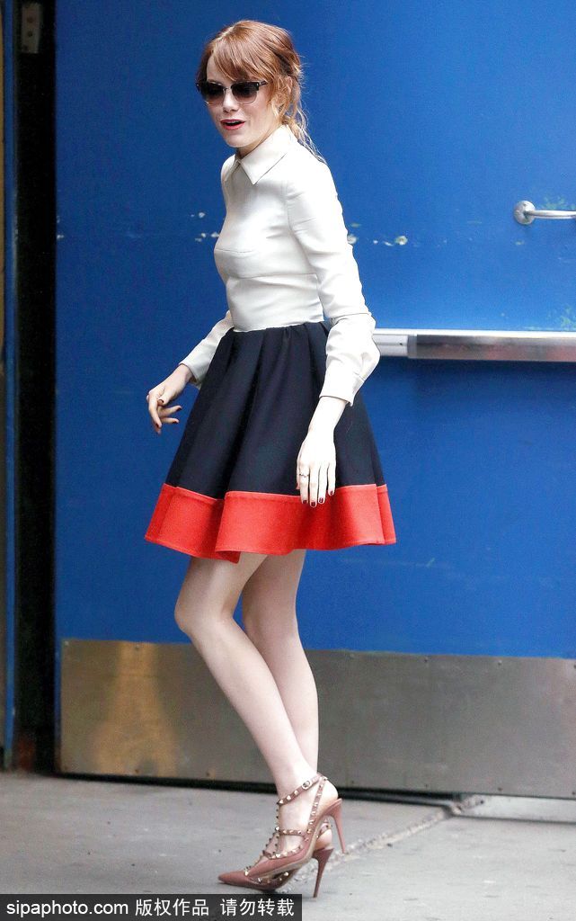 89屆奧斯卡影后艾瑪·斯通 原來(lái)私下穿的也這么平民