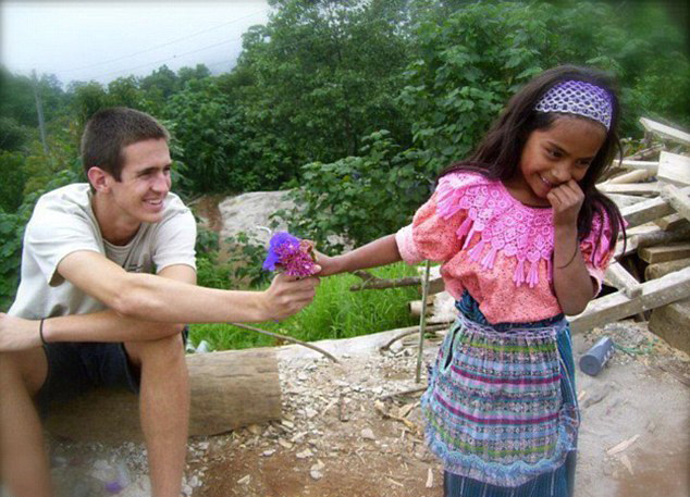 人間自有真情在！鏡頭記錄全球溫情瞬間（組圖）