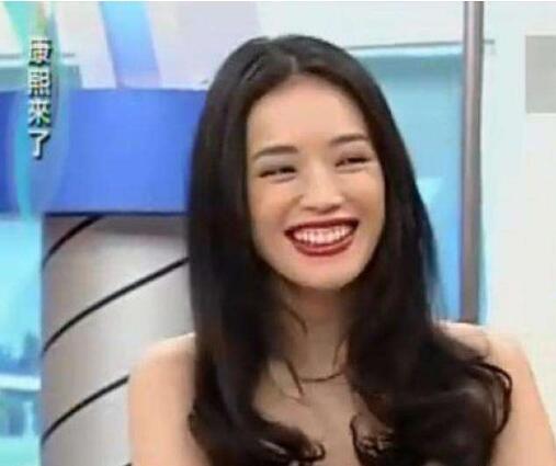她是最美校花顏值力壓奶茶妹妹 因參加何炅的節目形象崩塌
