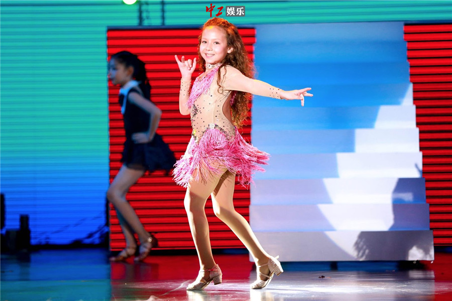 “娜式英語(yǔ)”重出江湖 《神奇的孩子》迎美國(guó)舞王