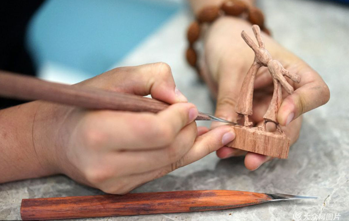 一90后兔子雕刻師 不到10天竟賺了半年工資（組圖）