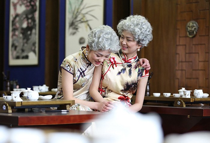 準空姐化妝體驗18歲到70歲 含淚給母親打電話