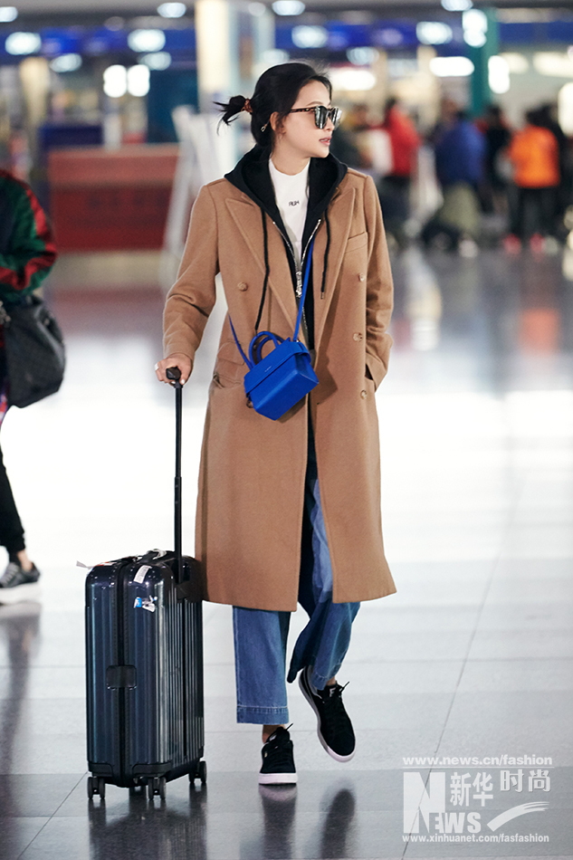 孫怡最新機場街拍曝光 酷勁十足簡約風