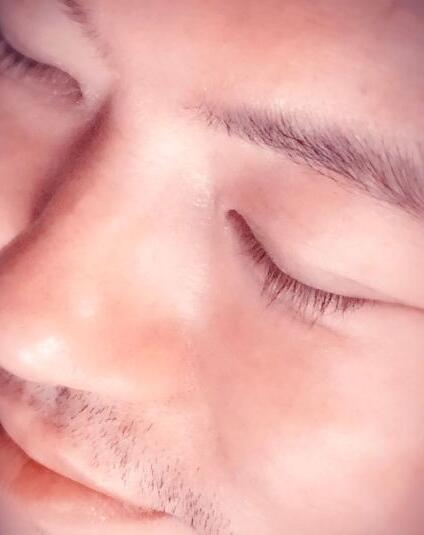 可能要美過(guò)楊冪？高曉松曬自拍夸贊自己睫毛長(zhǎng)
