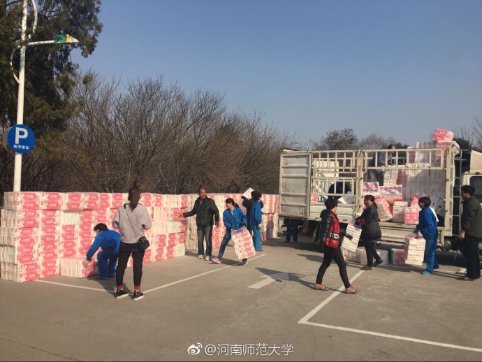 高校發(fā)衛(wèi)生紙福利 網(wǎng)友：看看別人家的學(xué)校！【圖】