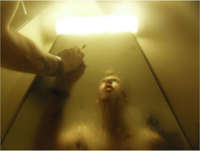 震撼的自拍：知名攝影師深陷毒癮全過程