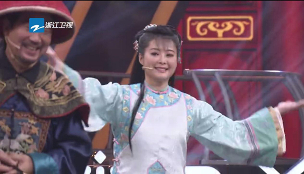 《紀(jì)曉嵐》17年后重聚 “杜小月”深情擁抱王剛