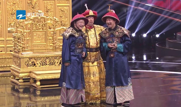 《紀(jì)曉嵐》17年后重聚 “杜小月”深情擁抱王剛