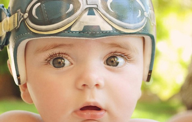 贊！美老嫗妙手繪醫(yī)療帽精美如藝術品