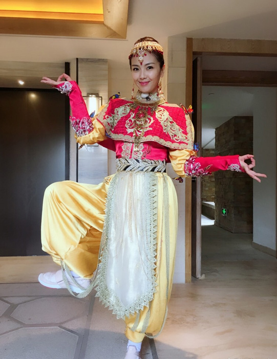 劉濤秒變穆沙公主 網(wǎng)友：濤姐要多吃點！