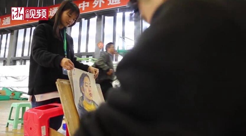 畫卷鋪滿體育館 中國美院招生閱卷“畫海”令人震撼