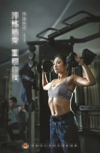 帥氣警花照走紅 網(wǎng)友稱(chēng)贊“最霸氣女神”