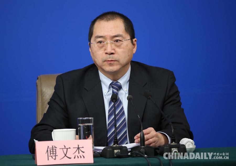 全國(guó)人大教科文衛(wèi)委主任委員柳斌杰等就“人大監(jiān)督工作”答記者問(wèn)