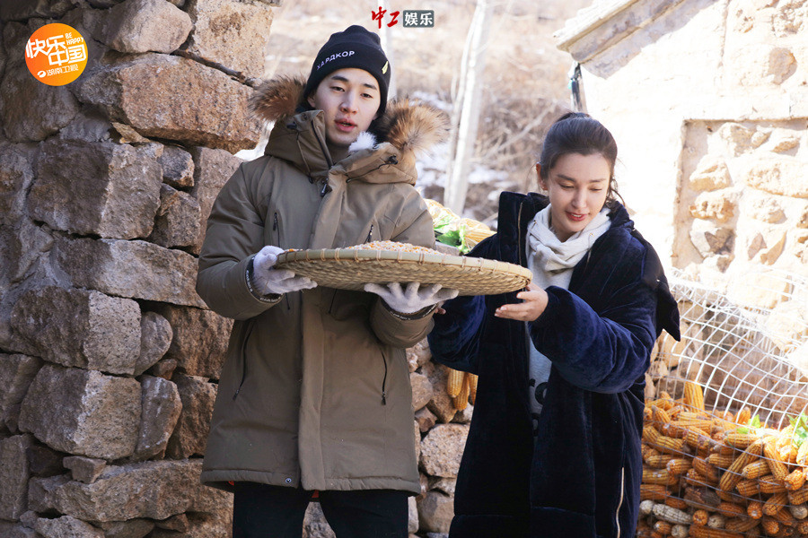 《向往的生活》李冰冰與劉憲華練外語 蘑菇屋學習氛圍濃