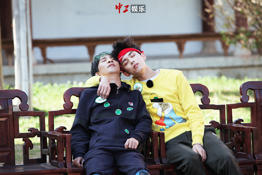 《二十四小時》“大理論劍”群雄過招 吳磊、董力“擊劍”對決