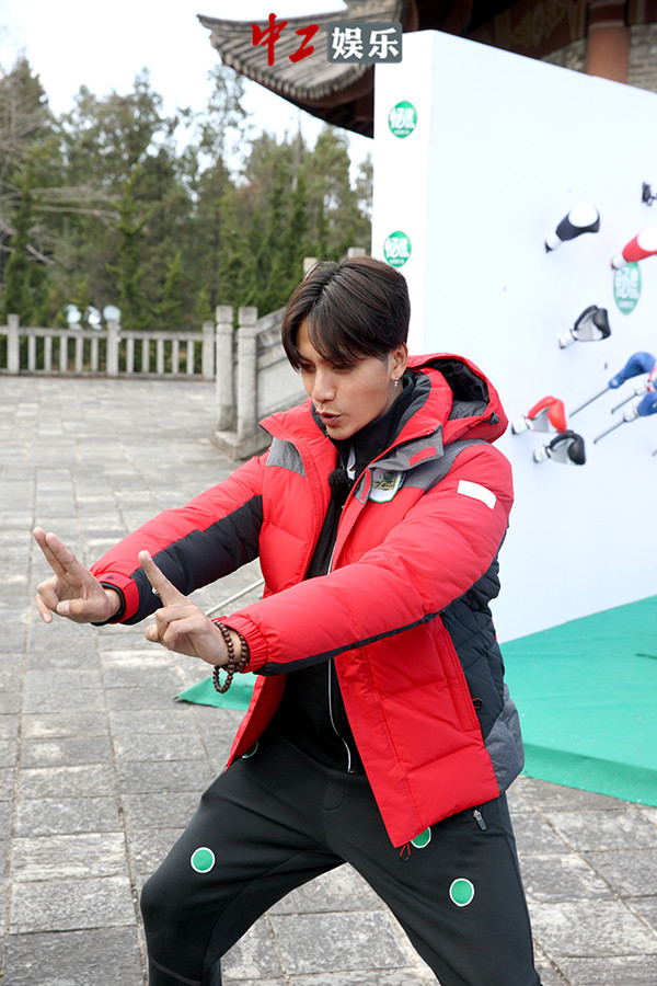 《二十四小時》“大理論劍”群雄過招 吳磊、董力“擊劍”對決