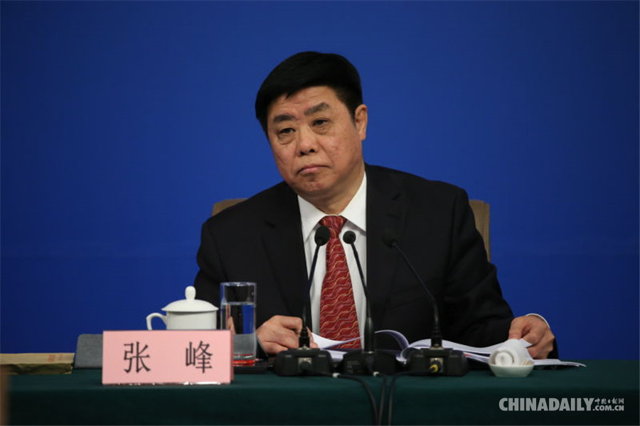 工信部部長苗圩就“推進實施‘中國制造2025’”答記者問