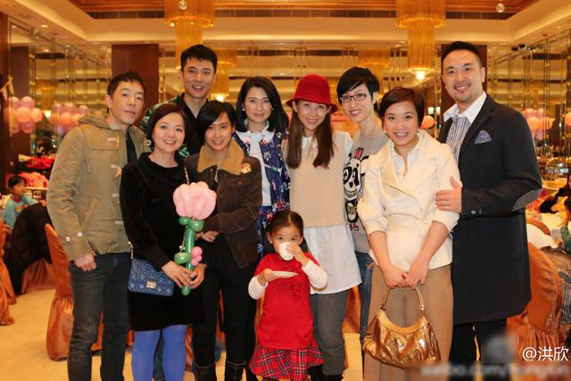 一群天仙！洪欣朱茵蔡少芬陳法蓉相擁合影