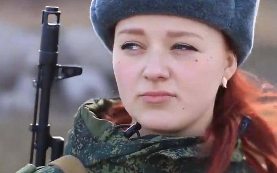 俄媒曝光美女坦克部隊(duì) 顏值與戰(zhàn)斗力成正比