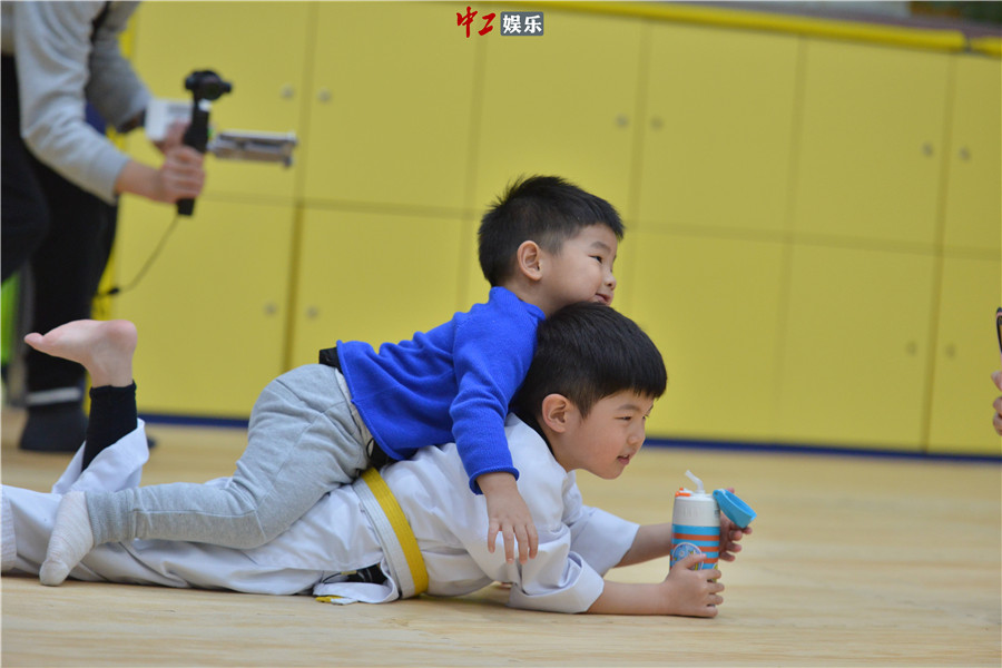 胡可安吉小魚兒正式加盟《媽媽是超人2》掀表情包戰(zhàn)