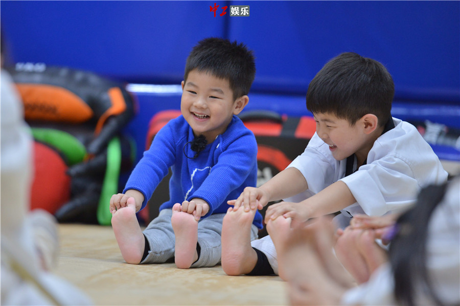 胡可安吉小魚兒正式加盟《媽媽是超人2》掀表情包戰