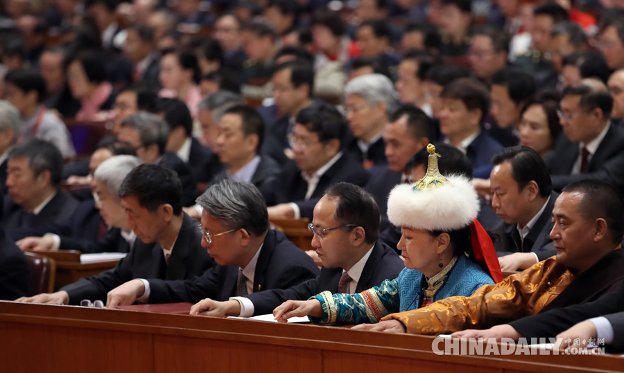 全國(guó)政協(xié)十二屆五次會(huì)議閉幕會(huì)