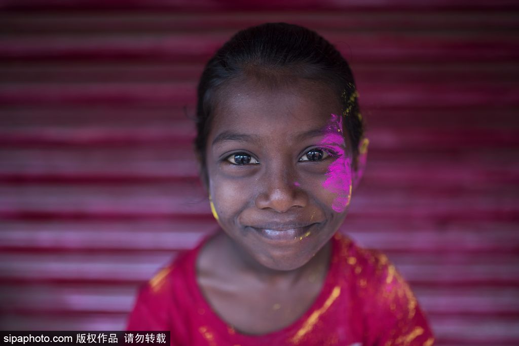 最多彩的笑臉 記錄印度金奈胡里節兒童肖像