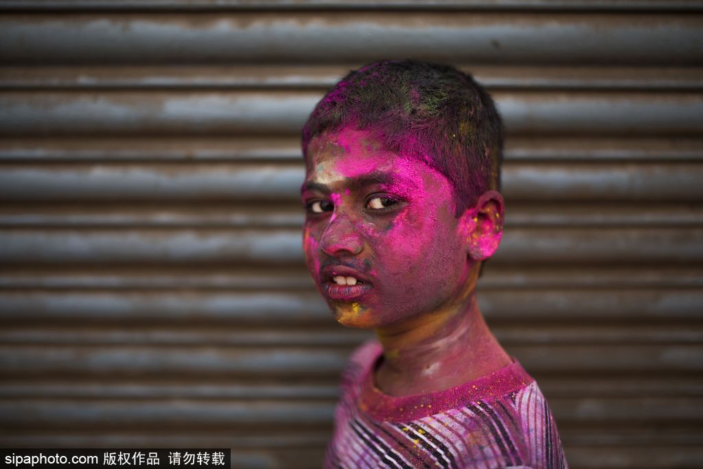 最多彩的笑臉 記錄印度金奈胡里節兒童肖像
