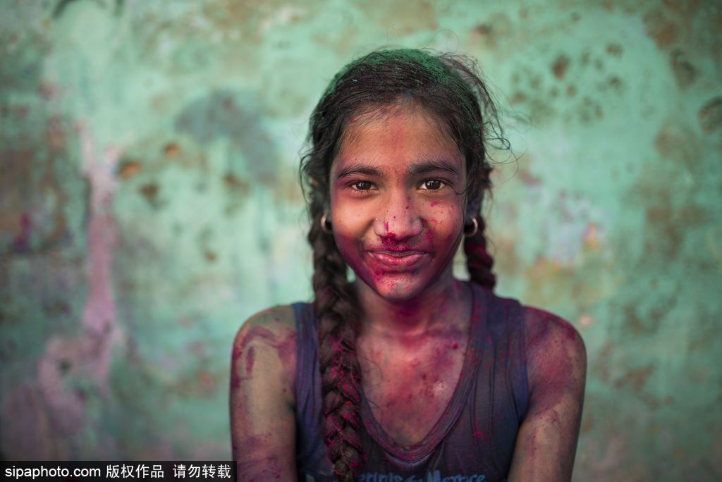 最多彩的笑臉 記錄印度金奈胡里節兒童肖像