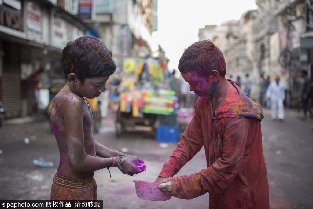 最多彩的笑臉 記錄印度金奈胡里節兒童肖像