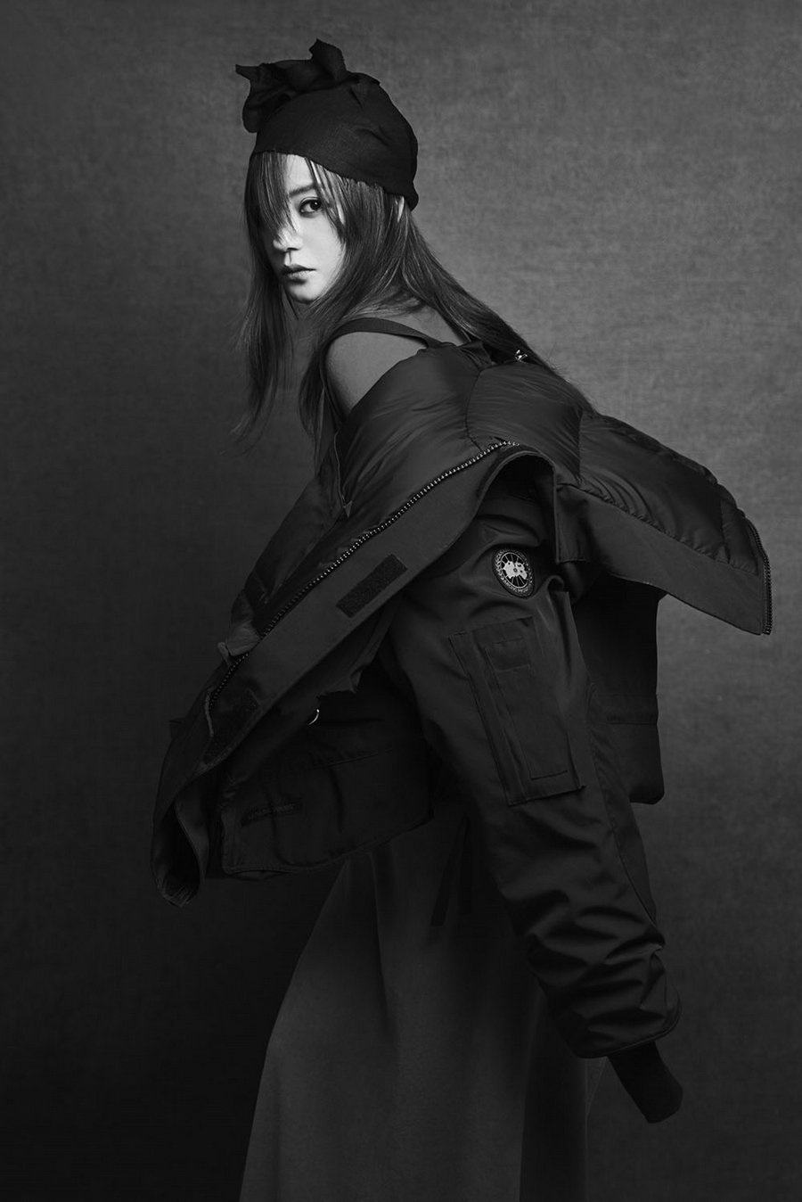 趙薇先鋒藝術感大片曝光 或掀起魅力新風尚