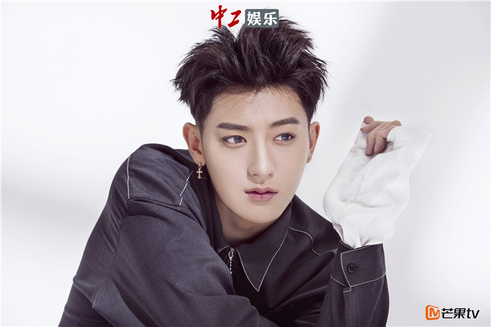 黃子韜加盟《快樂男聲》任代言人 傳遞90后音樂態(tài)度