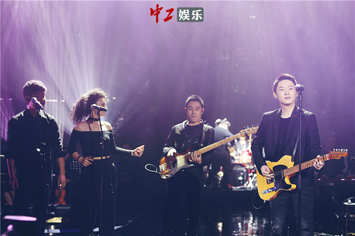 五年磨一劍，梁博《歌手》自帶樂隊唱響《靈魂歌手》