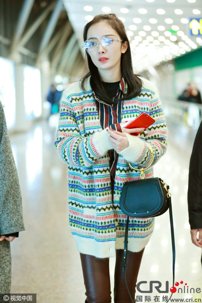 論辣媽扮少女 李小璐佟麗婭Angelebaby都不敵楊冪