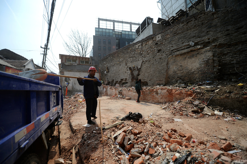 濟南拆除違章建筑露出600歲古城墻