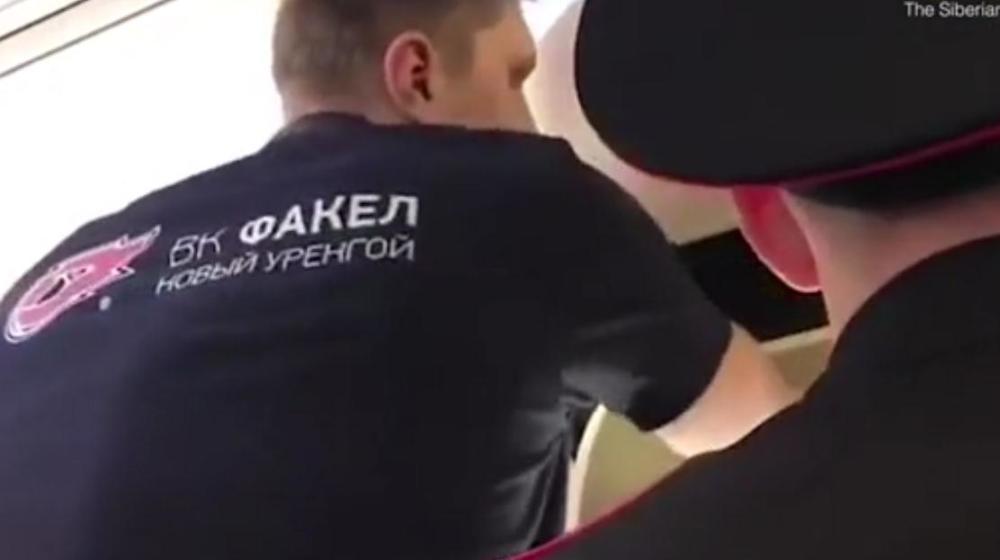 有大長腿是我錯咯？俄2.13米男子因長腿被趕下飛機