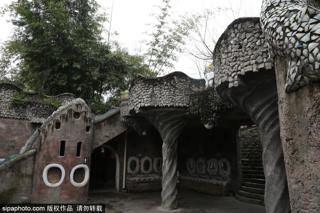 重慶：各式奇葩廁所集中亮相 無性別、宮殿式、露天廁所吸睛