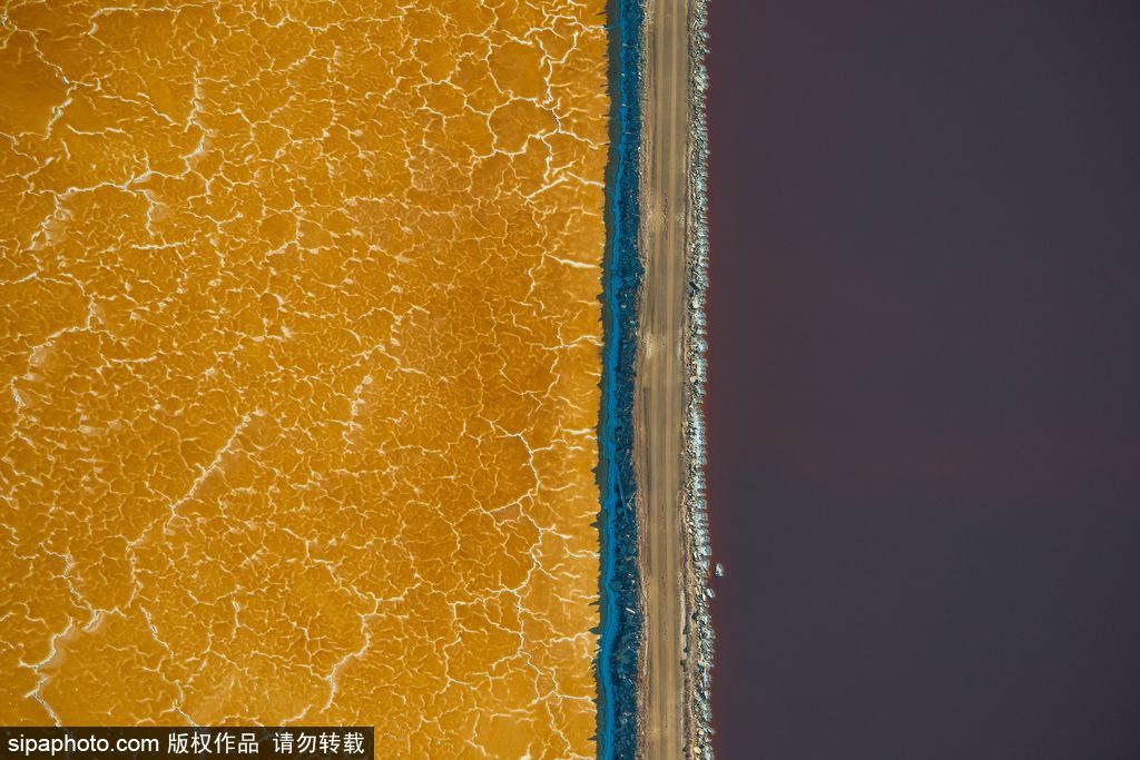 這才是上帝的調(diào)色盤！航拍美國(guó)鹽蒸發(fā)池色彩繽紛