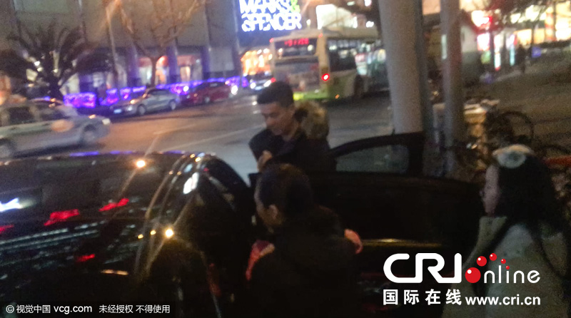 賈靜雯再產女三胎三個公主 818女星中的女兒專業戶