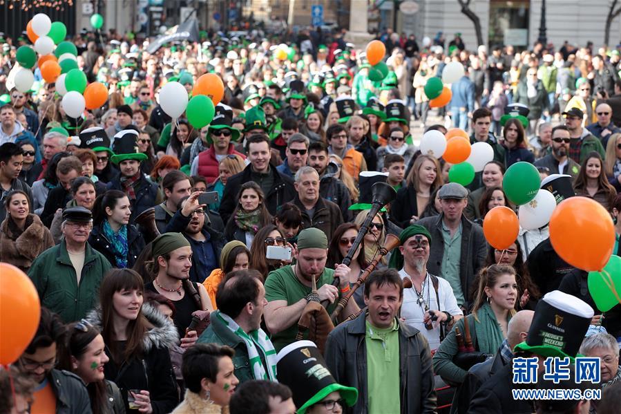 布達佩斯舉行游行慶祝圣帕特里克節（組圖）