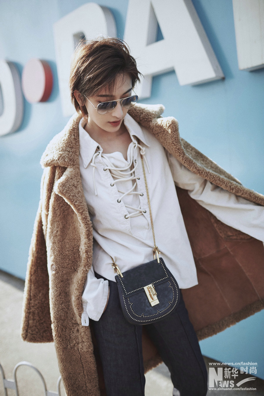 短發女人如何演繹復古優雅？張儷街拍告訴你！