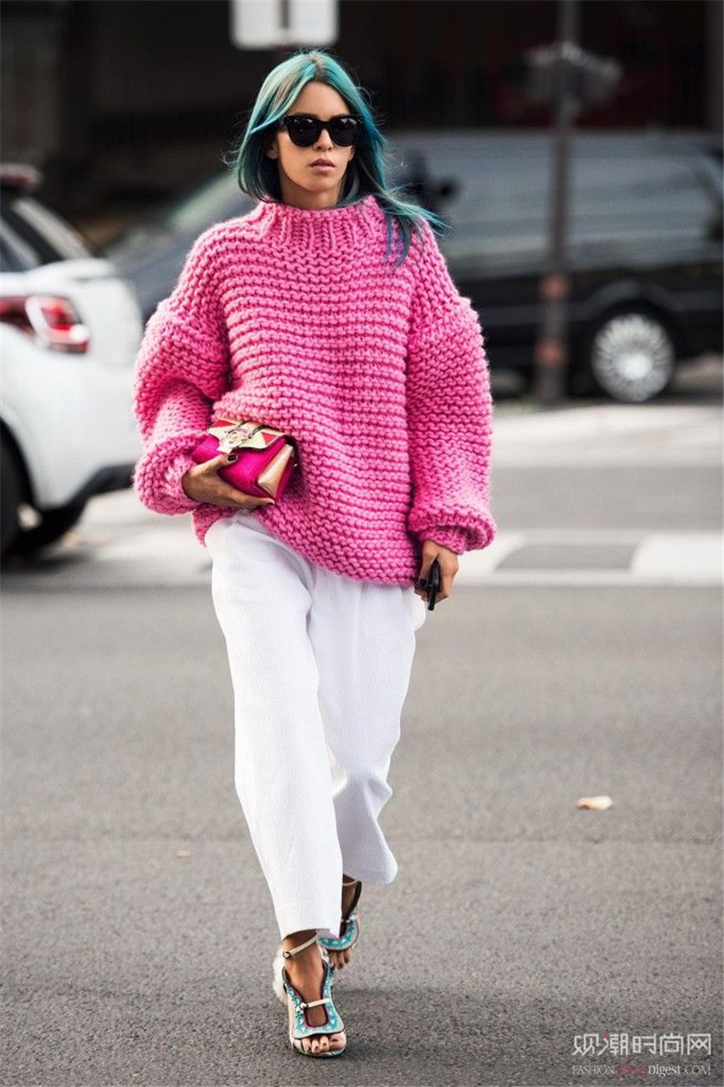 用一件毛衣輕松搞定春季時(shí)髦搭配