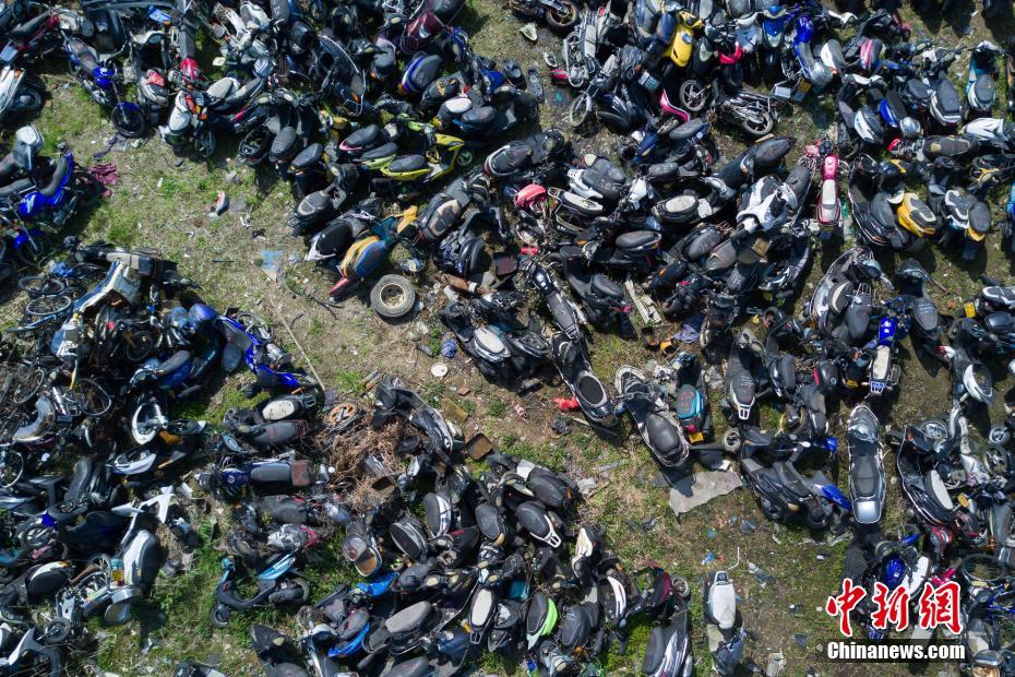 航拍南京江北機動車報廢點 猶如鋼鐵“墳場”