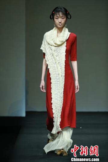 倡導(dǎo)快樂(lè)慢生活的“生活在左”秀首次亮相中國(guó)國(guó)際時(shí)裝周