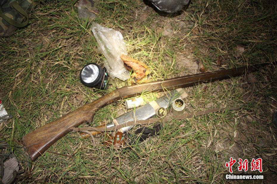 男子保護區(qū)內(nèi)持槍狩獵 竟把民警當獵物射擊