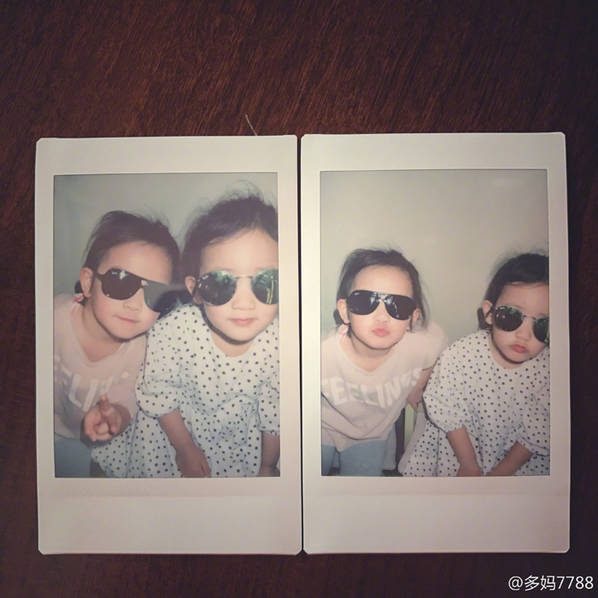 3歲就愛(ài)美！黃磊女兒多妹與小閨蜜結(jié)伴涂指甲油