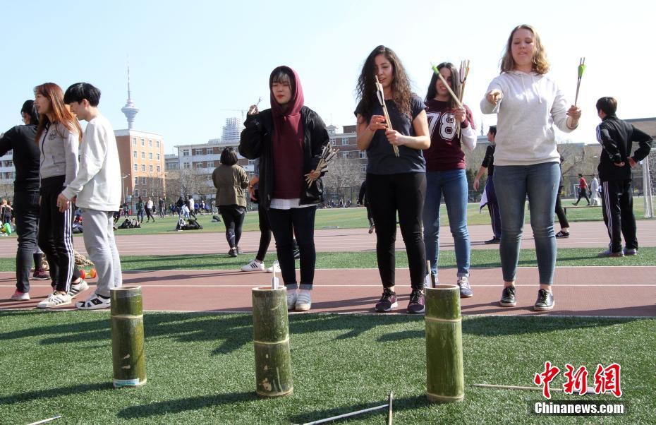 南開大學600留學生體驗“別樣”運動會